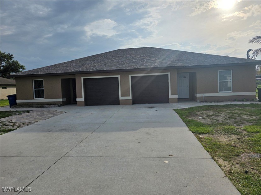 Here's a fantastic opportunity you won't want to miss! This 4 - Beach Home for sale in Lehigh Acres, Florida on Beachhouse.com
