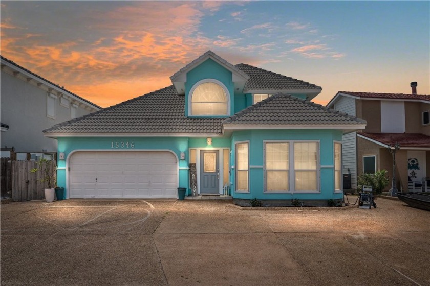 Here's a beautiful waterfront home with plenty of room for - Beach Home for sale in Corpus Christi, Texas on Beachhouse.com