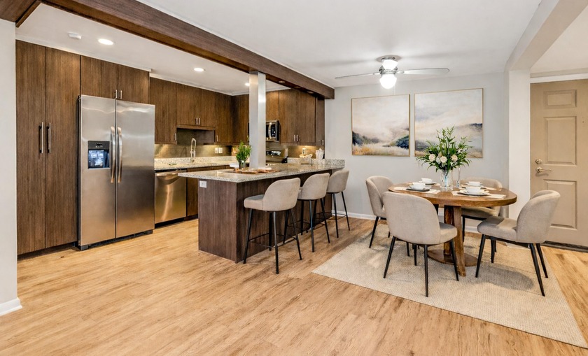 Welcome to downtown Milwaukee! This two-bedroom unit features an - Beach Condo for sale in Milwaukee, Wisconsin on Beachhouse.com