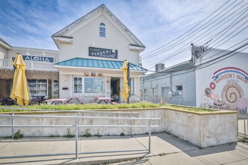 Business only sale.  Well established pizza parlor, * Italiano's - Beach Commercial for sale in Cape May, New Jersey on Beachhouse.com