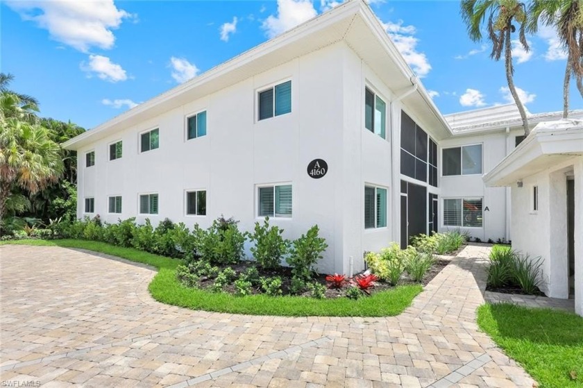 COMPLETELY RENOVATED IN PARK SHORE! Experience unparalleled - Beach Condo for sale in Naples, Florida on Beachhouse.com