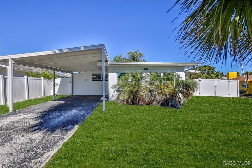 Waterfront living at its best! This completely updated 2-bedroom - Beach Home for sale in Hernando Beach, Florida on Beachhouse.com