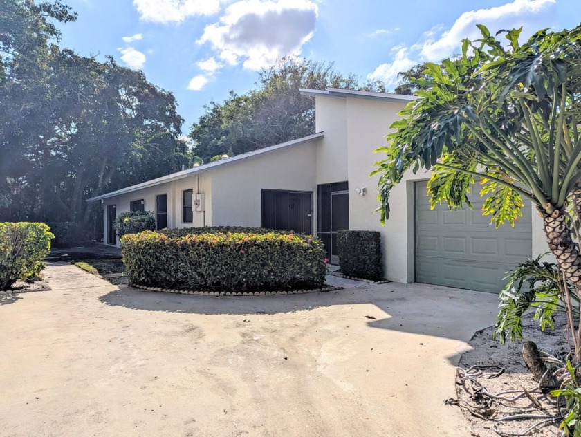 Great Value! Spacious East Delray Single Family Home with 2 car - Beach Home for sale in Delray Beach, Florida on Beachhouse.com