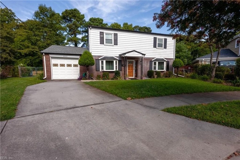 Beautiful well-maintained traditional home with 4 bedrooms, 2.5 - Beach Home for sale in Norfolk, Virginia on Beachhouse.com