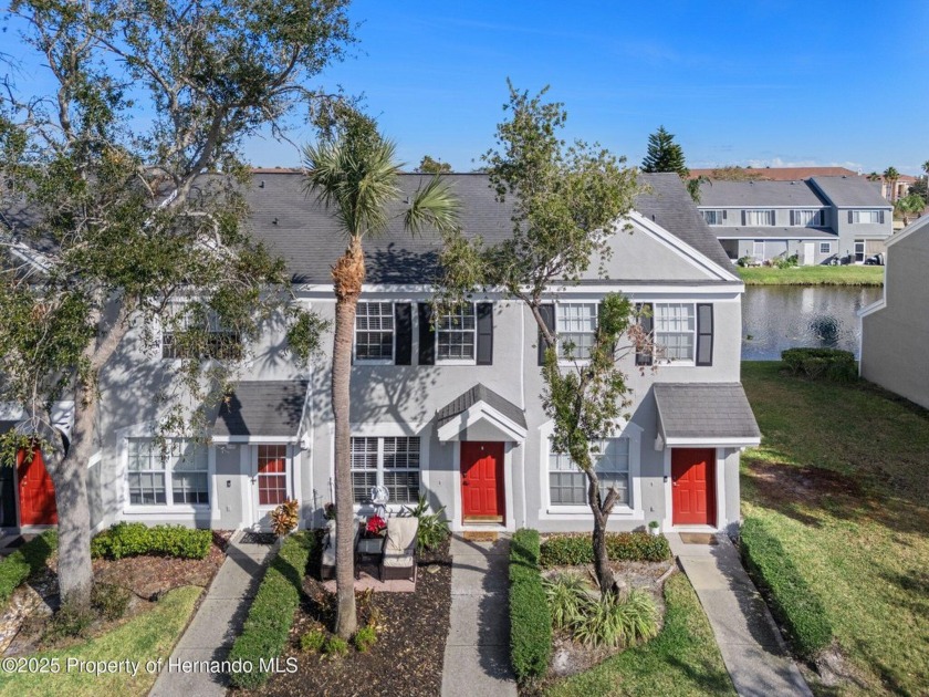 Welcome to 388 Countryside Key, a charming 2-bedroom, 1 - Beach Townhome/Townhouse for sale in Oldsmar, Florida on Beachhouse.com