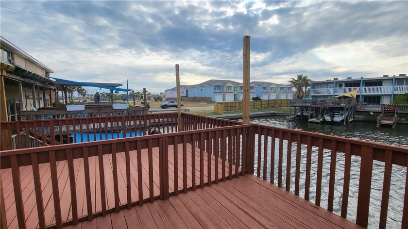 Beautiful well maintained townhome on the water!!  Close - Beach Townhome/Townhouse for sale in Corpus Christi, Texas on Beachhouse.com