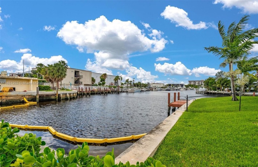 Coastal Living at its's best!
Cozy 2-bedroom, 1.5-bath condo in - Beach Condo for sale in Pompano Beach, Florida on Beachhouse.com