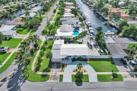 This is the one you've been waiting for! An immaculate, turnkey - Beach Home for sale in Pompano Beach, Florida on Beachhouse.com