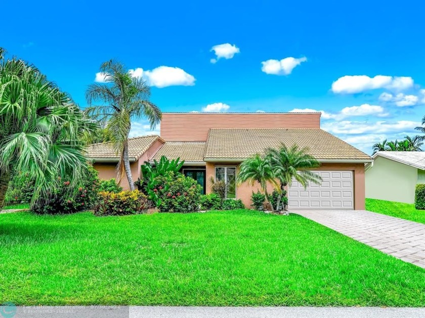 This four bedroom, three bath, 3200SF home, within walking - Beach Home for sale in Lauderdale By The Sea, Florida on Beachhouse.com