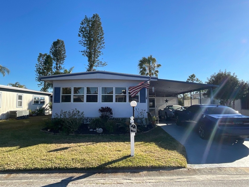 Your search is over! Welcome to this beautifully decorated - Beach Home for sale in Bradenton, Florida on Beachhouse.com