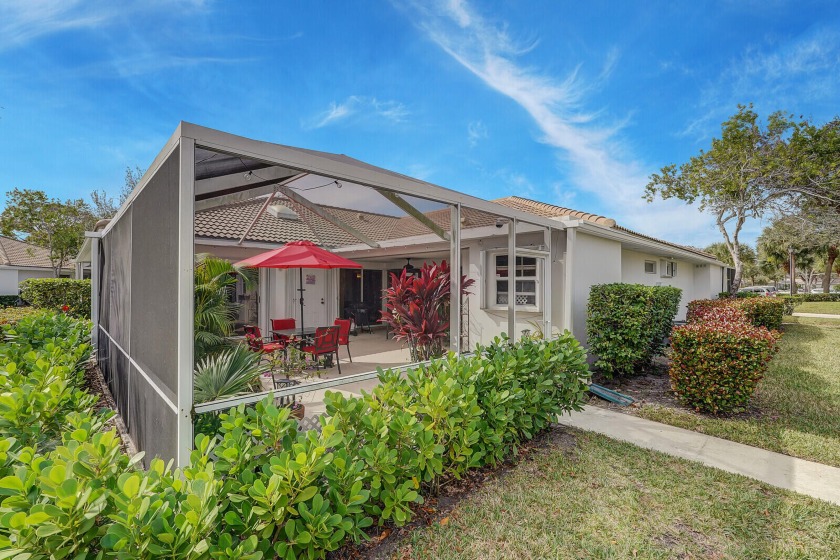 Discover easy living in this charming Sun Terrace villa - Beach Townhome/Townhouse for sale in Palm Beach Gardens, Florida on Beachhouse.com