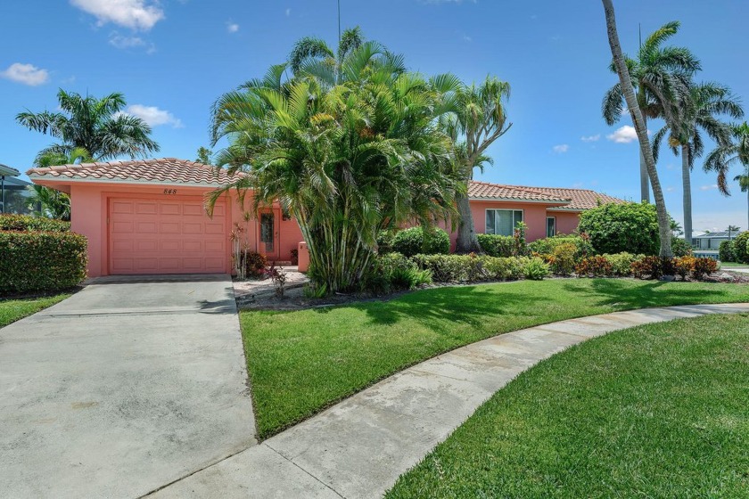 Attention boaters! Great opportunity for a quick, direct access - Beach Home for sale in Marco Island, Florida on Beachhouse.com