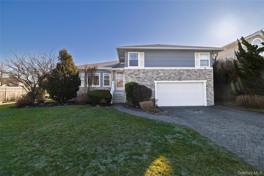 Lido Beach and all it has to offer. This gracious beachside 8 - Beach Home for sale in Lido Beach, New York on Beachhouse.com