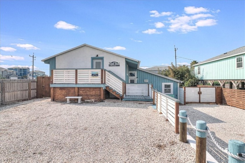 Private pool beauty! This modernized  roomy 3-bed, 3-bath gem is - Beach Home for sale in Port Aransas, Texas on Beachhouse.com