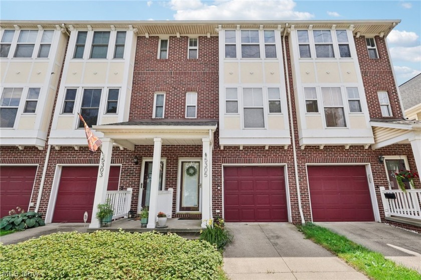 Welcome to this beautifully remodeled townhome nestled in - Beach Townhome/Townhouse for sale in Cleveland, Ohio on Beachhouse.com