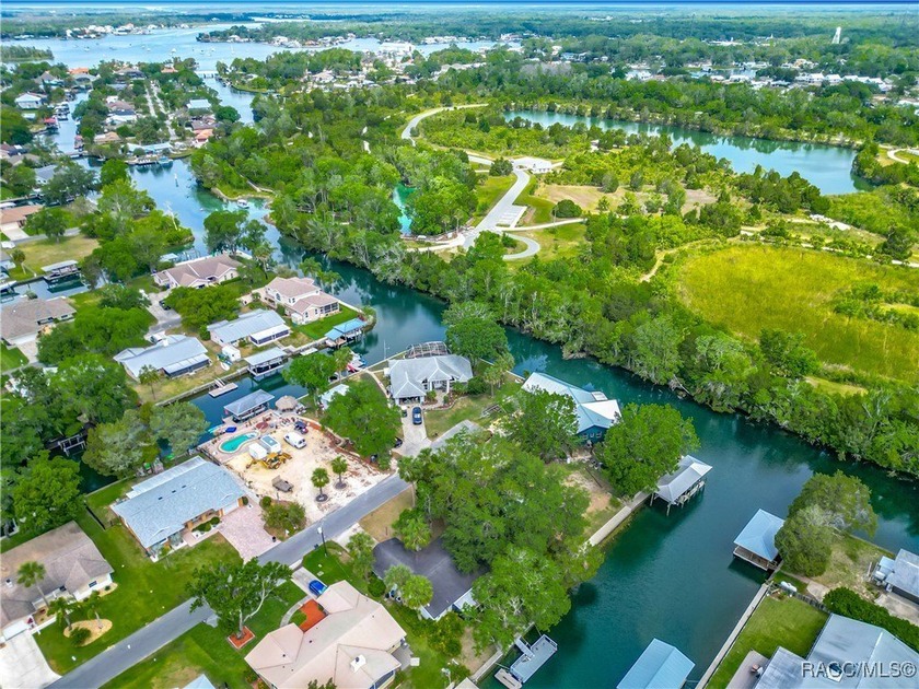 Welcome to 1011 SE 4th Ave., Crystal River - a unique waterfront - Beach Home for sale in Crystal River, Florida on Beachhouse.com