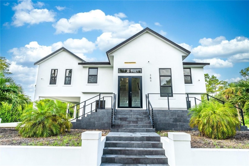 One or more photo(s) has been virtually staged. Welcome to this - Beach Home for sale in Naples, Florida on Beachhouse.com