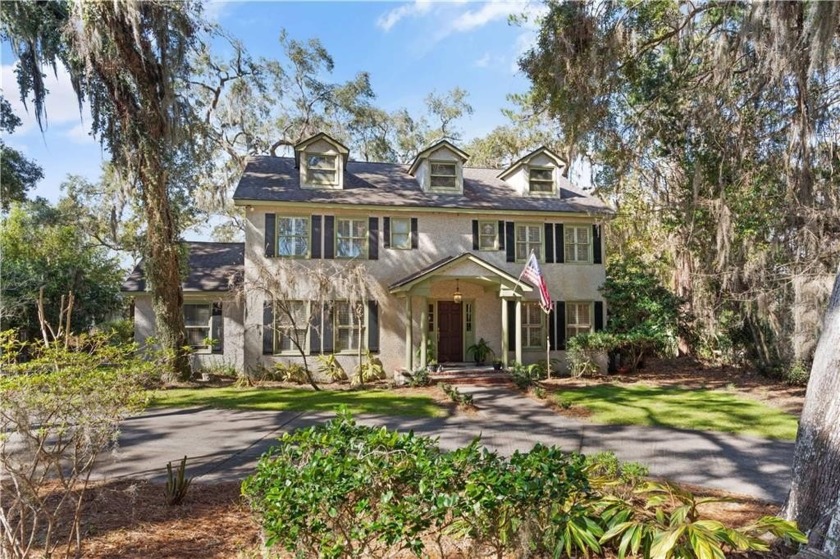 Welcome to this charming, coastal gem nestled in the heart of St - Beach Home for sale in Saint Simons, Georgia on Beachhouse.com