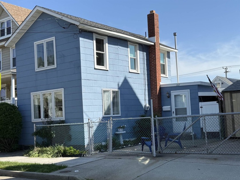 This charming beach cottage would be ideal as a low-maintenance - Beach Home for sale in Wildwood, New Jersey on Beachhouse.com