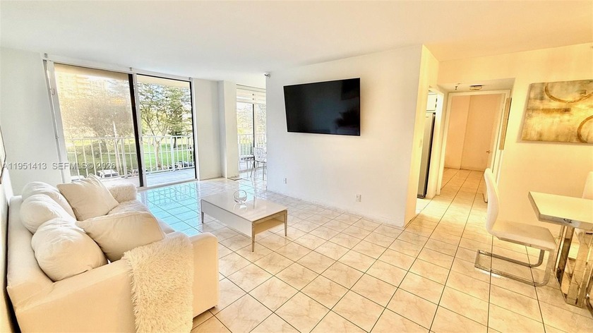 ***MOTIVATED SELLER***
Smart-buy opportunity in Sunny Isles! - Beach Condo for sale in Sunny Isles Beach, Florida on Beachhouse.com