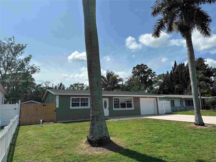 Beautiful 3 bedroom and 2 bathroom home located in Lake Worth - Beach Home for sale in Palm Springs, Florida on Beachhouse.com
