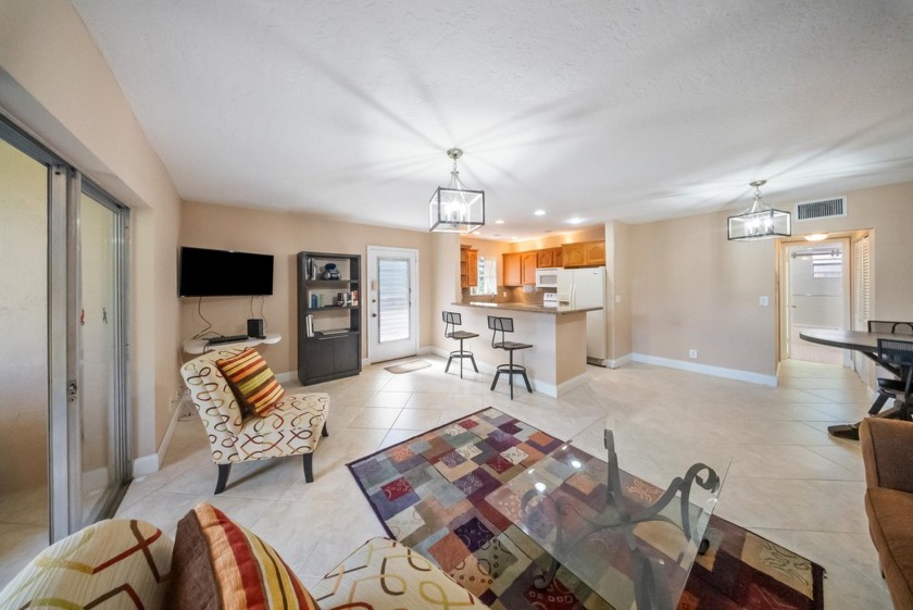 Upgraded 1 bedroom 1 bath condo in the Oxford section of Century - Beach Condo for sale in West Palm Beach, Florida on Beachhouse.com