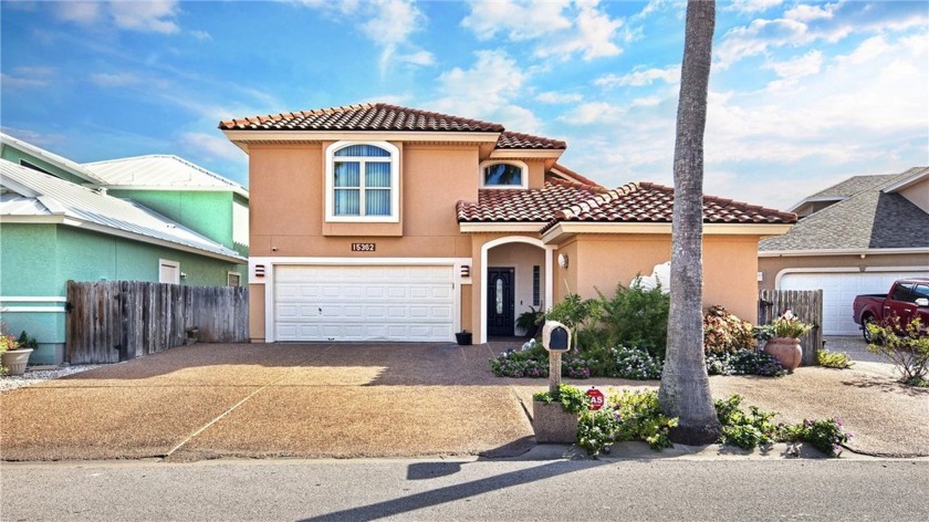 Stunning waterfront home overlooking ski canals! Dramatic - Beach Home for sale in Corpus Christi, Texas on Beachhouse.com