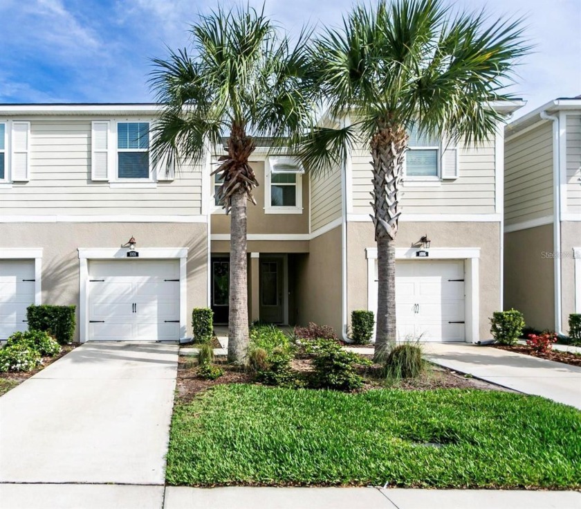 Welcome home to this gorgeous remodeled 3 bedroom 3 bath deluxe - Beach Townhome/Townhouse for sale in Oldsmar, Florida on Beachhouse.com