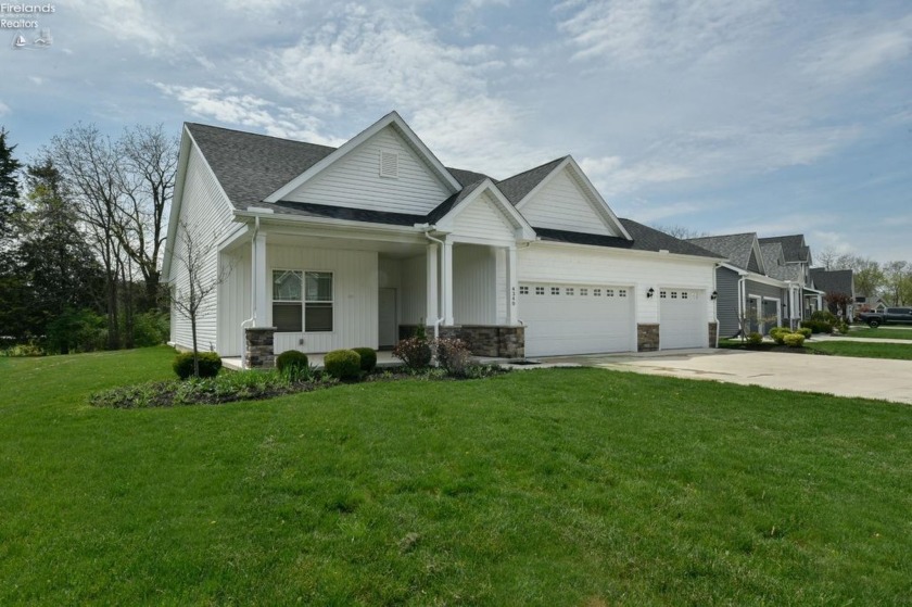 In the HEART of CATAWBA, Minutes to the lake, the CIC Club, area - Beach Home for sale in Port Clinton, Ohio on Beachhouse.com