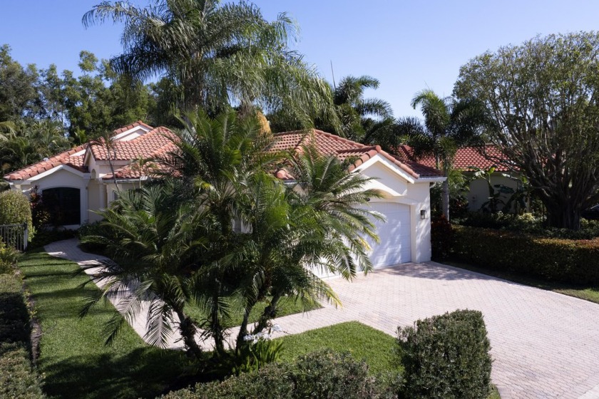 This beautifully renovated single-family home in Chukker Cove - Beach Home for sale in Wellington, Florida on Beachhouse.com