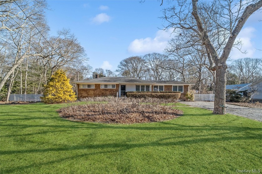 Light and bright is this lovely Quogue home with updated - Beach Home for sale in Quogue, New York on Beachhouse.com
