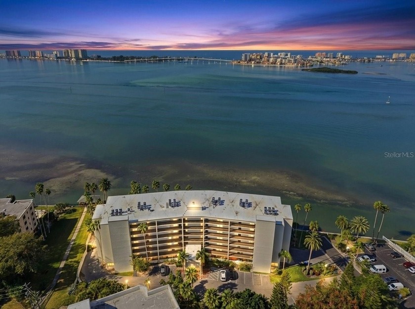 Live where others vacation! Experience coastal living at its - Beach Condo for sale in Clearwater, Florida on Beachhouse.com