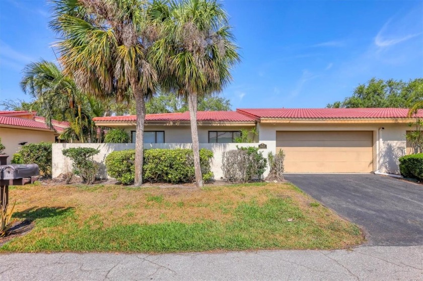 Welcome to your private oasis in the highly desirable community - Beach Home for sale in Bradenton, Florida on Beachhouse.com