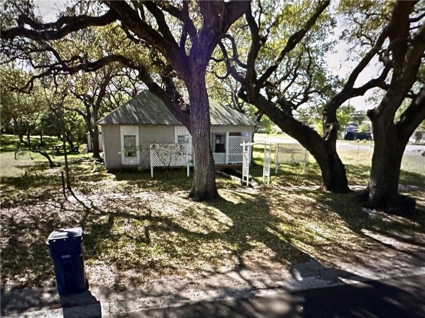 GREAT HOME TO INVEST IN. THIS HOME SITS ON A LONG LOT, WITH - Beach Home for sale in Aransas Pass, Texas on Beachhouse.com