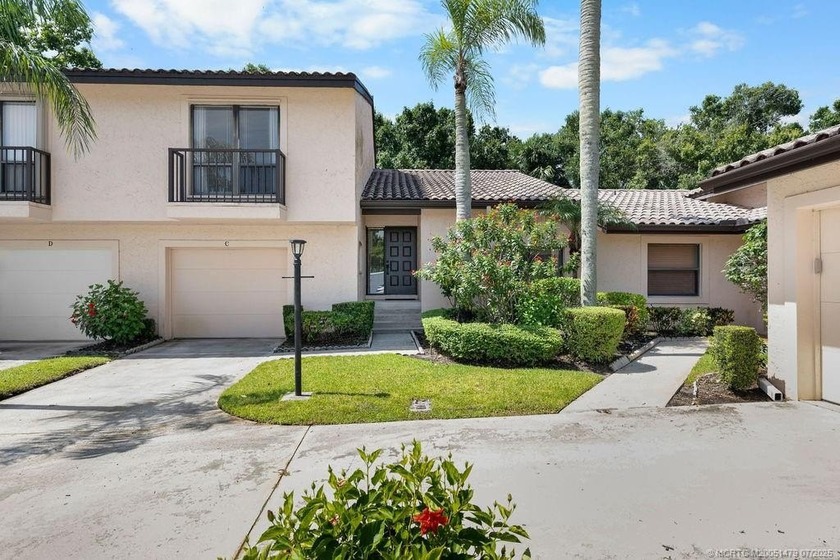 Prime opportunity in Palm City! This 3-bed, 3-bath townhome - Beach Townhome/Townhouse for sale in Palm City, Florida on Beachhouse.com
