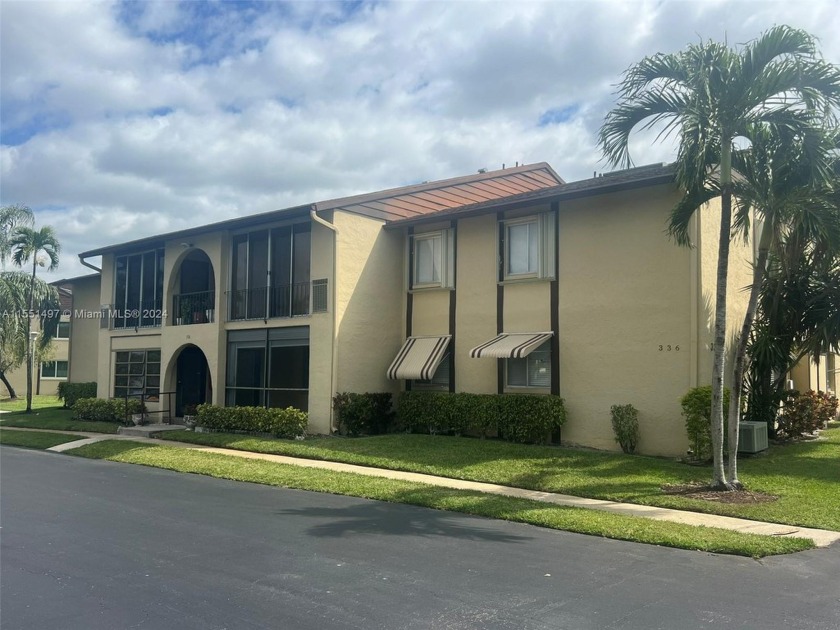 Access this beautiful, ground-floor 55+ community gem with ease - Beach Condo for sale in Green Acres, Florida on Beachhouse.com