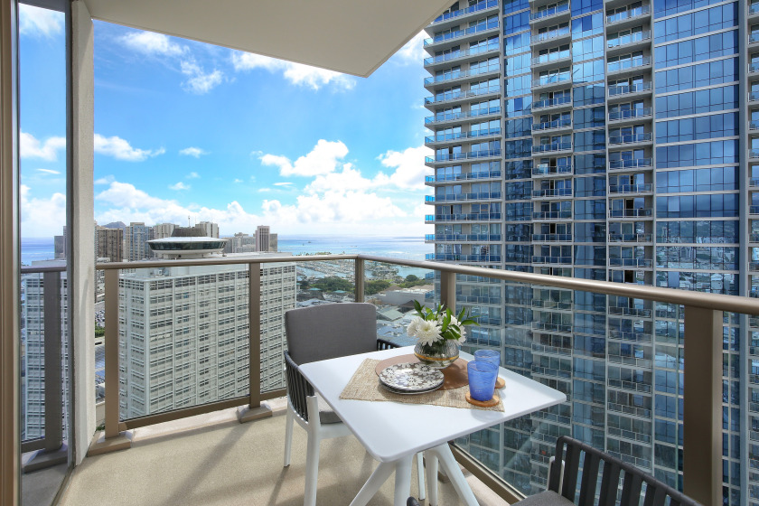 BRAND NEW Luxury Skyline Residence with Panoramic City & Partial - Beach Vacation Rentals in Honolulu, Hawaii on Beachhouse.com