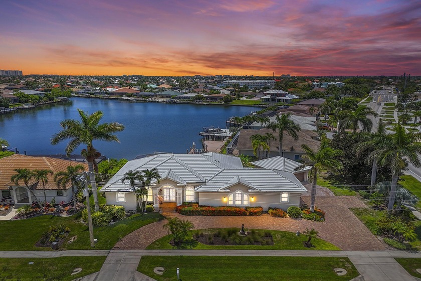 Welcome to an exceptional waterfront residence offering sweeping - Beach Home for sale in Marco Island, Florida on Beachhouse.com