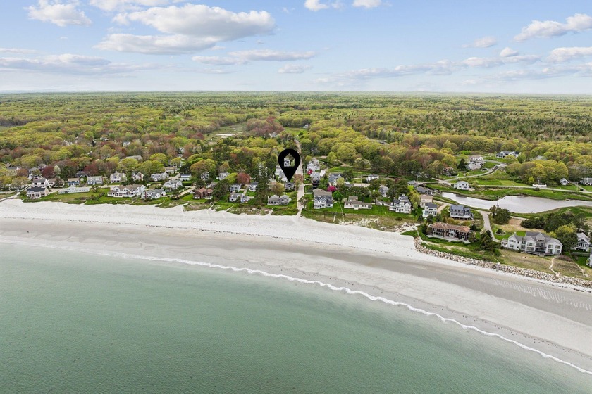 Back on the market, capture the spring season while you plan how - Beach Home for sale in Kennebunkport, Maine on Beachhouse.com