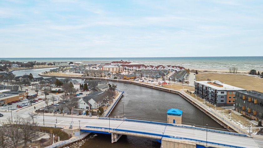 Absolutely mint condition second floor riverfront condo - Beach Condo for sale in Sheboygan, Wisconsin on Beachhouse.com