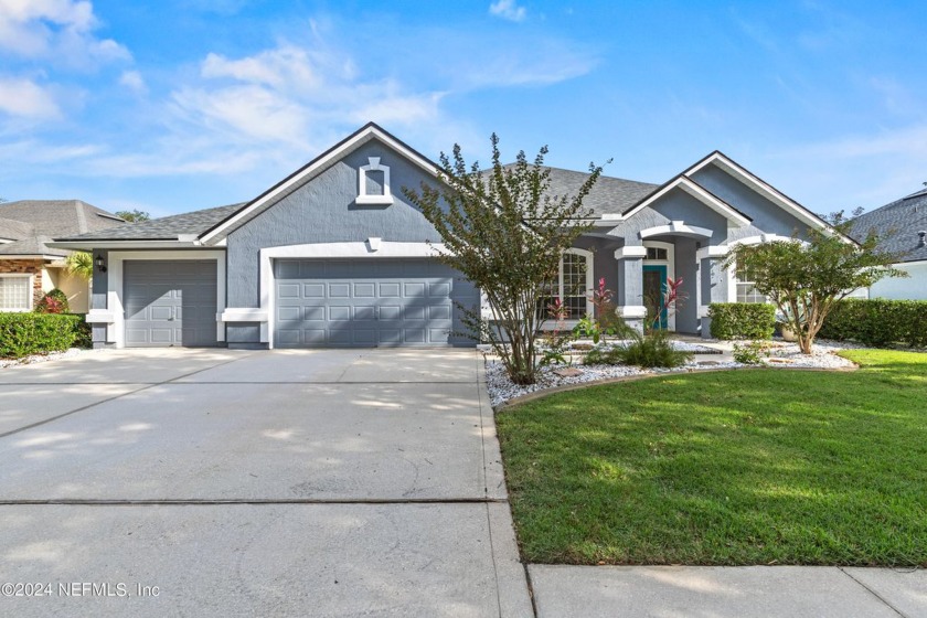 Welcome to this stunning home in Oakwood Plantation.  This - Beach Home for sale in Fleming Island, Florida on Beachhouse.com