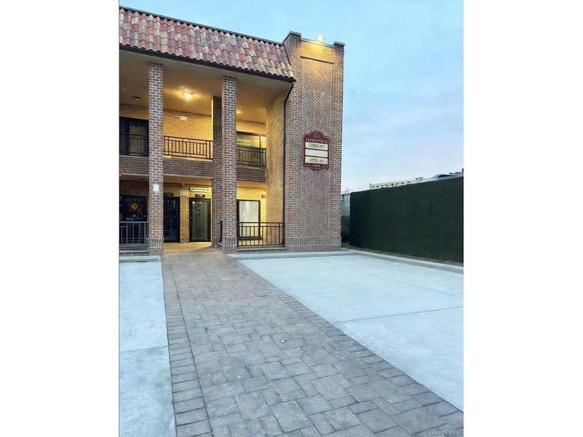 Exceptional opportunity to acquire a modern commercial building - Beach Office for sale in Whitestone, New York on Beachhouse.com