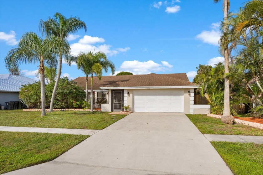 Renovated and ready for a new family, this house is in perfect - Beach Home for sale in Wellington, Florida on Beachhouse.com