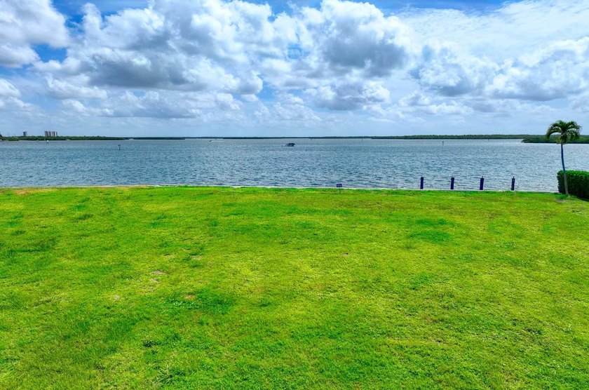 Spectacular Key Lot on the shimmering Marco River in a majestic - Beach Lot for sale in Marco Island, Florida on Beachhouse.com