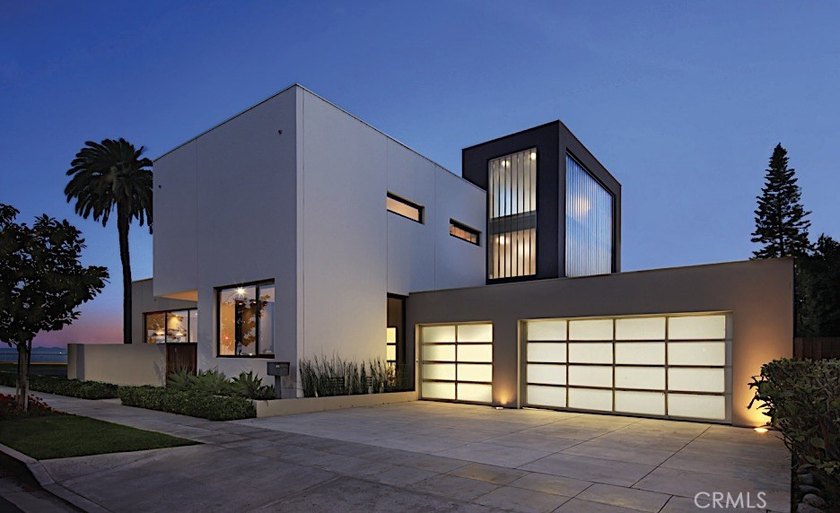 PANORAMIC OCEAN VIEWS!!!  Views from every room! Just steps from - Beach Home for sale in Long Beach, California on Beachhouse.com