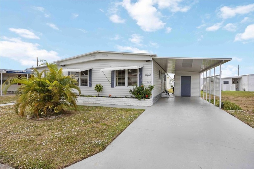 Welcome to easy living in the heart of Ellenton! This turnkey - Beach Home for sale in Ellenton, Florida on Beachhouse.com