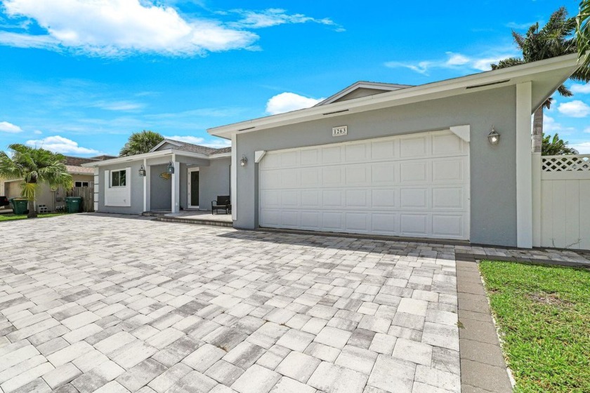 Welcome to 1263 N Colliver Boulevard on beloved Marco Island - Beach Home for sale in Marco Island, Florida on Beachhouse.com
