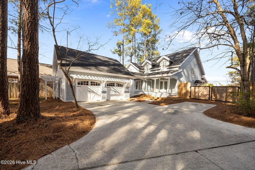 Located in the desirable community of Greymarsh Crossing, this - Beach Home for sale in Wilmington, North Carolina on Beachhouse.com