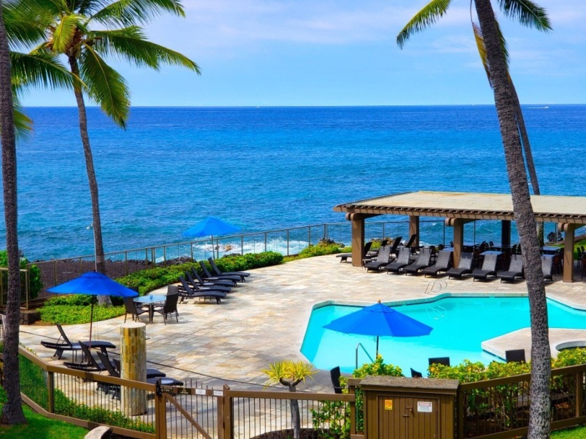 Renovated, luxury-Kona Ocean Views, 3 bed 3 bath, AC, sleeps 8. - Beach Vacation Rentals in Kailua Kona, Hawaii on Beachhouse.com
