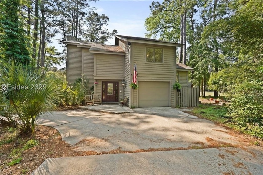 Great opportunity to make this HHI home your own--just minutes - Beach Home for sale in Hilton Head Island, South Carolina on Beachhouse.com